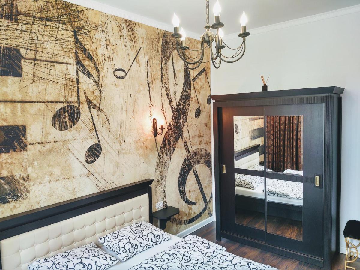 Cezari Aparthotel Brasov Bagian luar foto