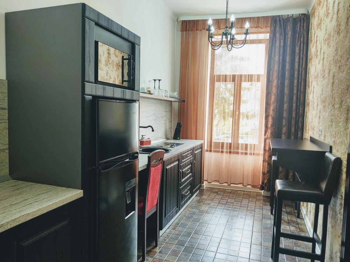 Cezari Aparthotel Brasov Bagian luar foto