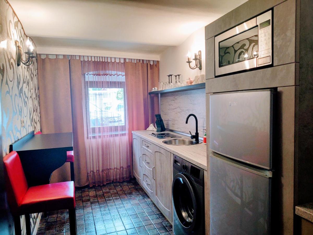 Cezari Aparthotel Brasov Bagian luar foto