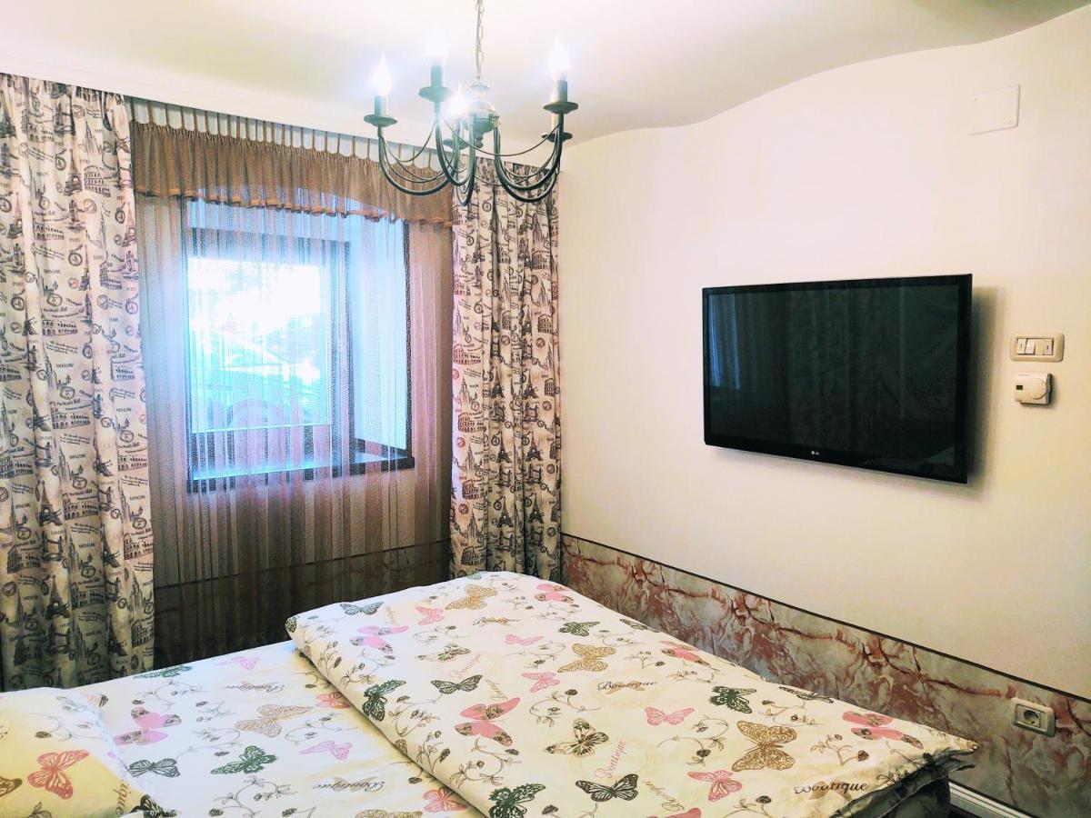 Cezari Aparthotel Brasov Bagian luar foto