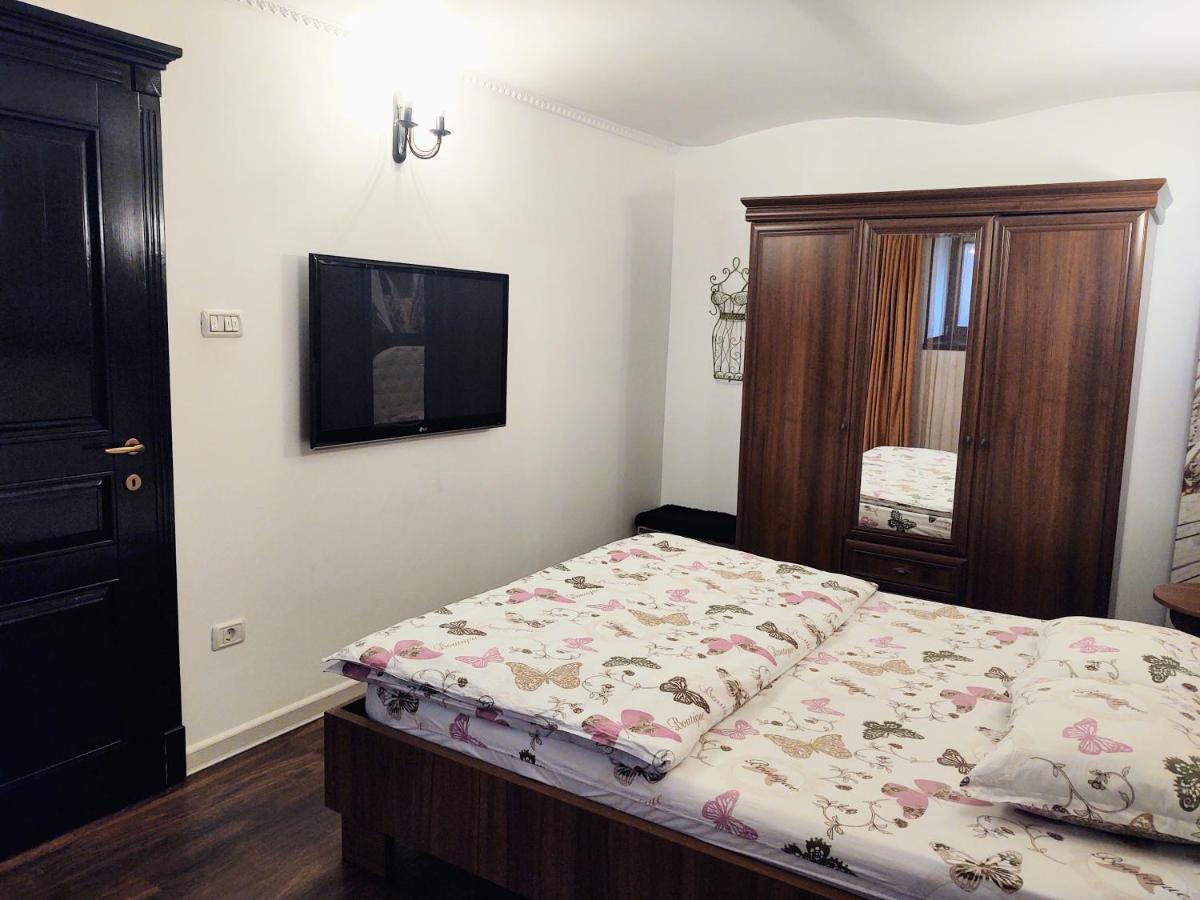 Cezari Aparthotel Brasov Bagian luar foto