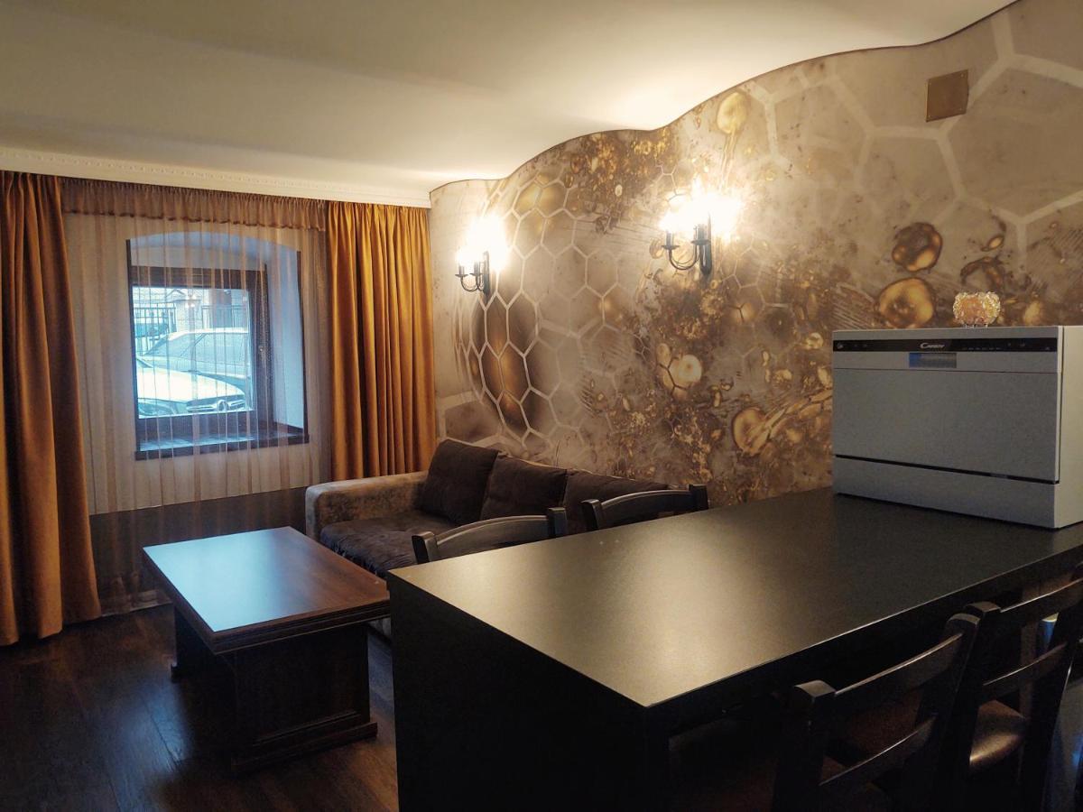 Cezari Aparthotel Brasov Bagian luar foto