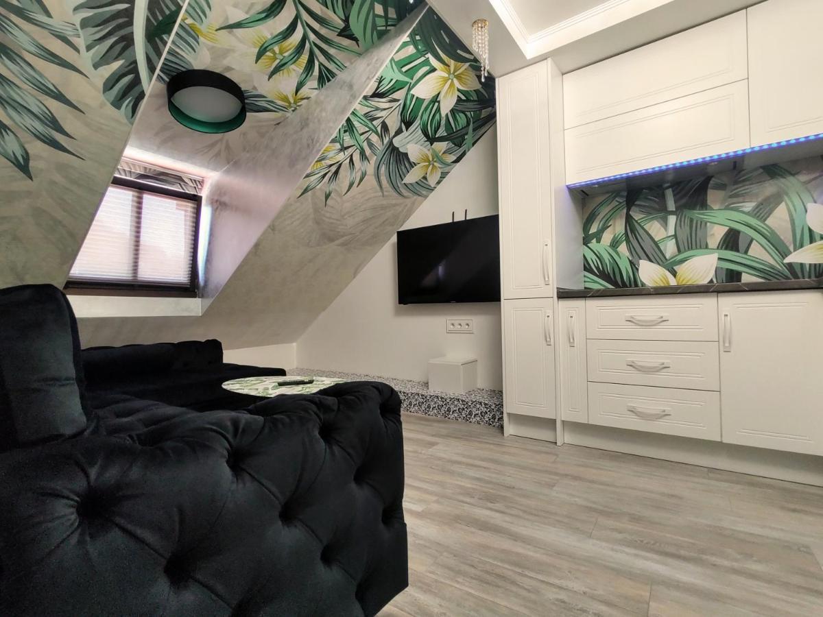 Cezari Aparthotel Brasov Bagian luar foto